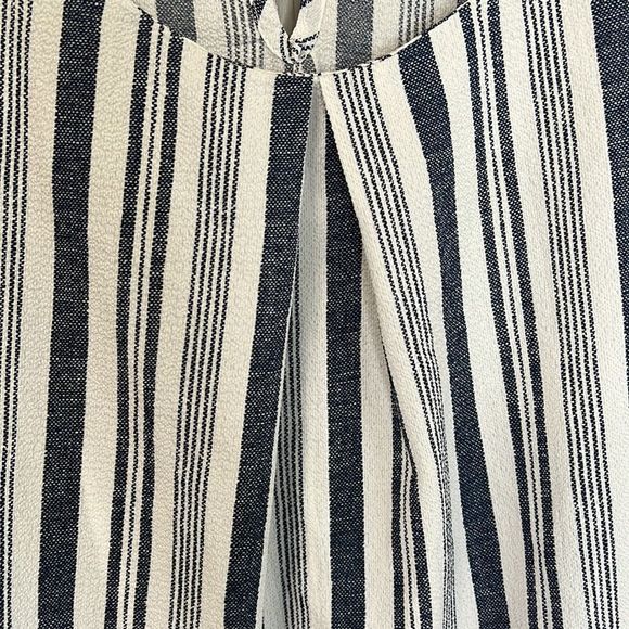 Monteau Blue and white striped shirt. Short sleeve with ties in back - Picture 5 of 7